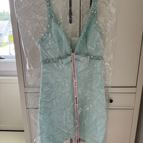 MAC DUGGAL Ieena Beaded and Bow Embellished Mini dress BRAND NEW W/ TAGS - Picture 3 of 4